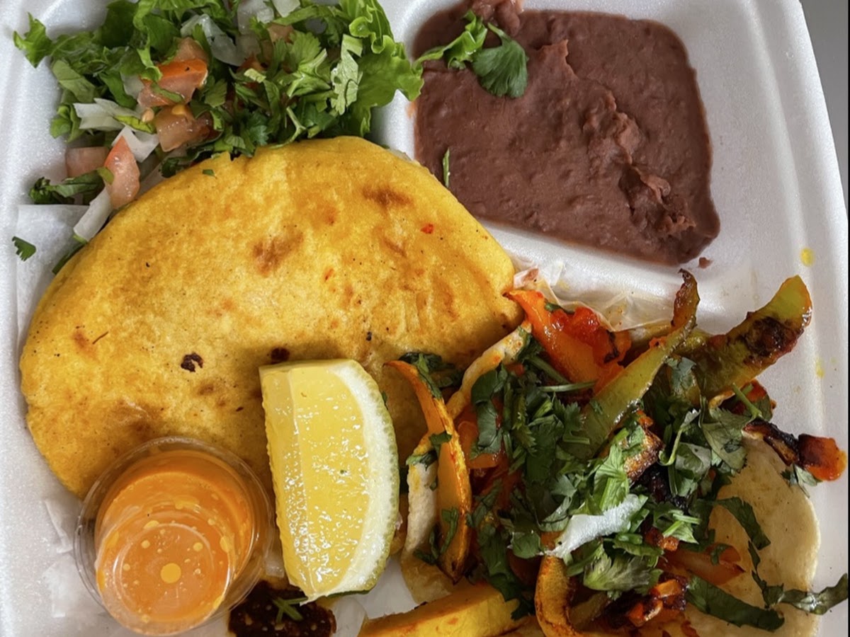 A prepared food plate from Food truck la flaca